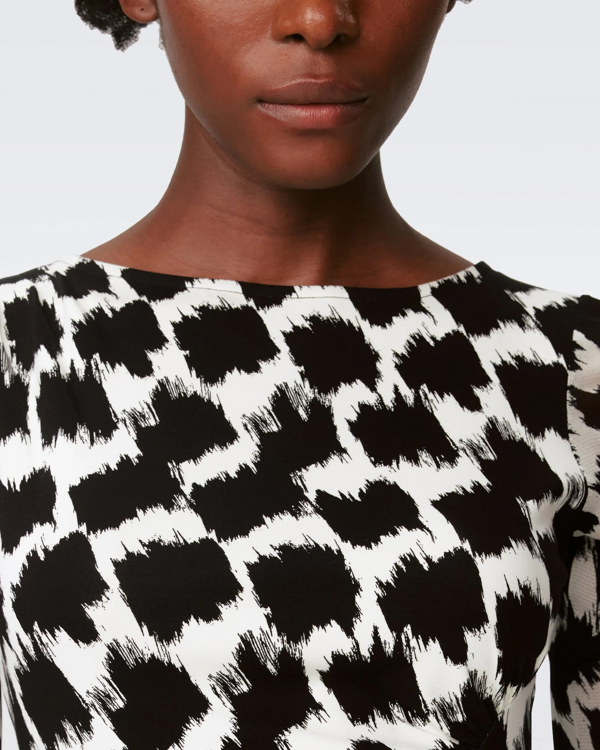 Linea Dress