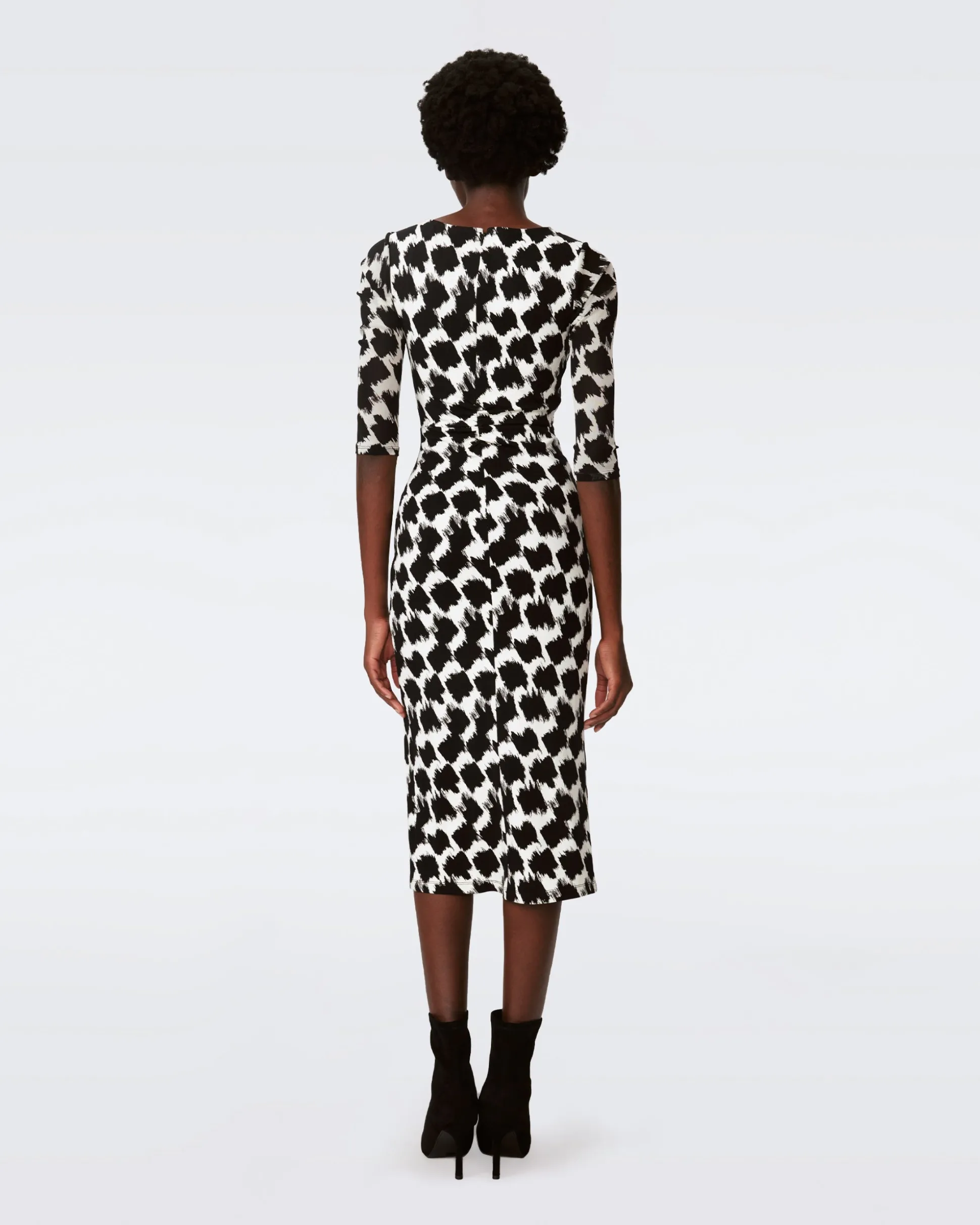 Linea Dress