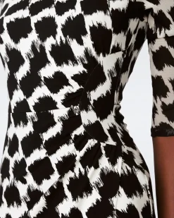 Linea Dress